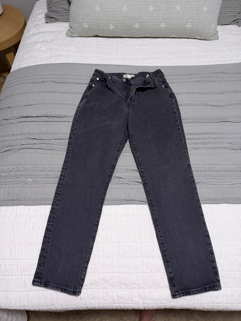 Madewell Straight-Leg Women's Jeans in Washed Black